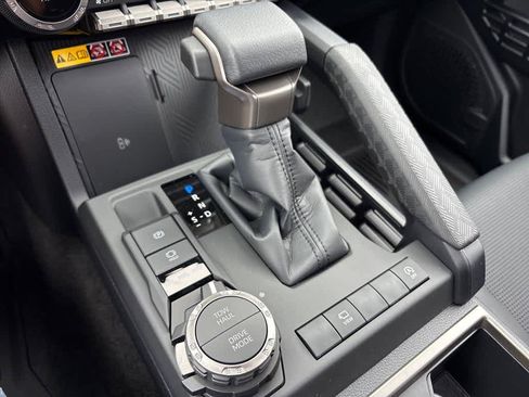 New 2026 Toyota 4Runner Limited AWD/4WD image 18