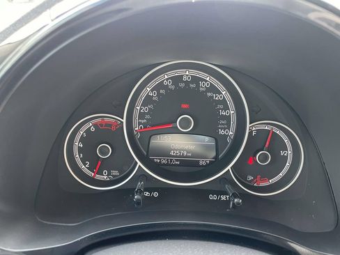 Used 2018 Volkswagen Beetle 2.0T S FWD image 18