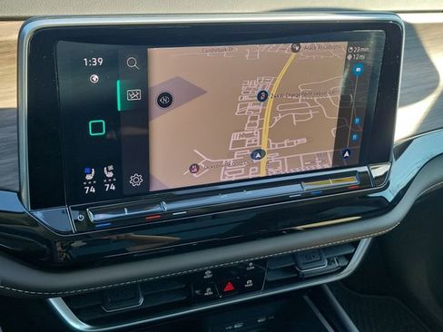 Used 2025 Volkswagen Atlas SEL image 32