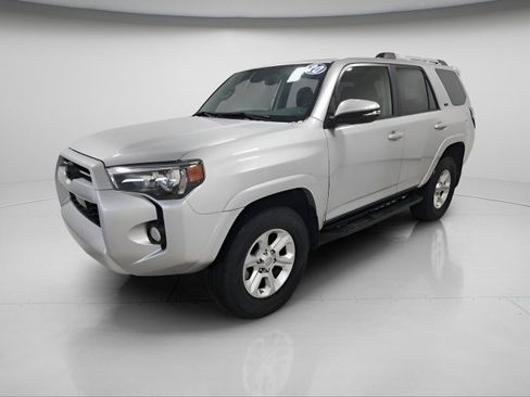 Used 2020 Toyota 4Runner Limited image 11