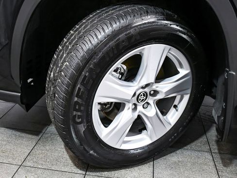 Used 2020 Toyota Highlander L AWD/4WD image 7