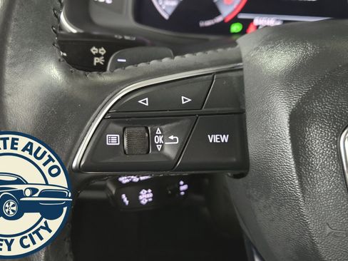 Used 2019 Audi Q8 Prestige w/ Luxury Package image 12
