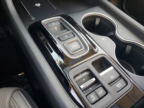 Used 2024 Honda Pilot Elite image 33