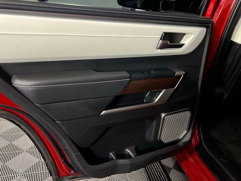 Used 2025 Toyota Sequoia Capstone image 27