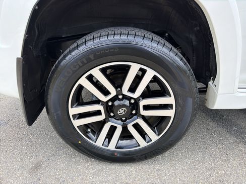 Used 2021 Toyota 4Runner Limited AWD/4WD image 17