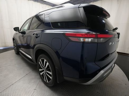 Certified 2025 Nissan Pathfinder Platinum AWD/4WD image 35