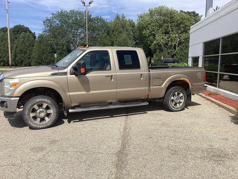 Used 2011 Ford F250 Lariat w/ Lariat Interior Pkg AWD/4WD image 4