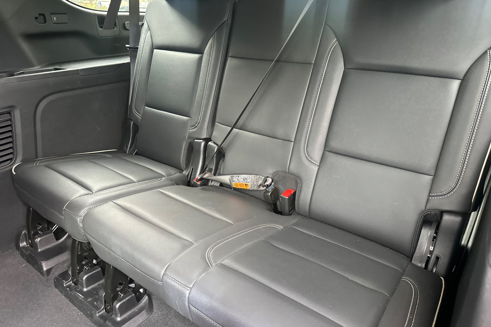Used 2026 Chevrolet Suburban Premier AWD/4WD image 18