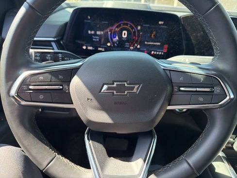 Used 2025 Chevrolet Suburban Z71 AWD/4WD image 16
