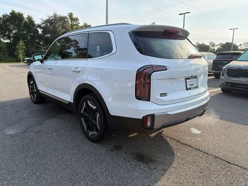 Certified 2025 Kia Telluride EX FWD image 7