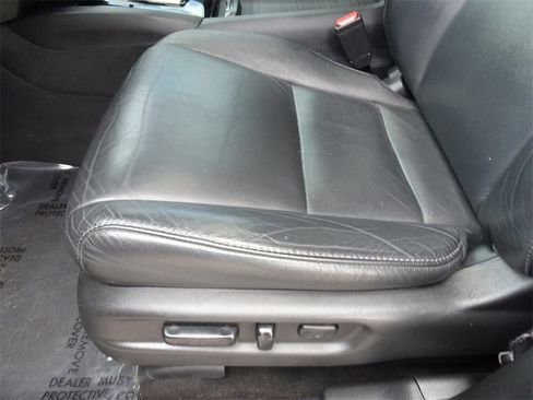 Used 2018 Honda Pilot Touring image 10