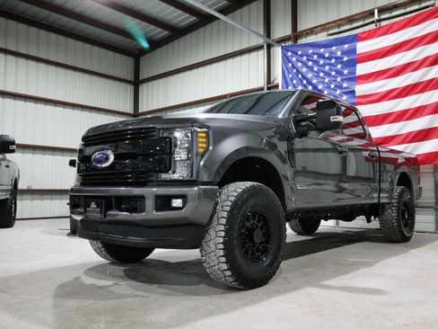 Used 2019 Ford F250 Lariat AWD/4WD image 3