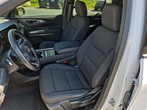 Certified 2024 Chevrolet Traverse LS AWD/4WD image 19