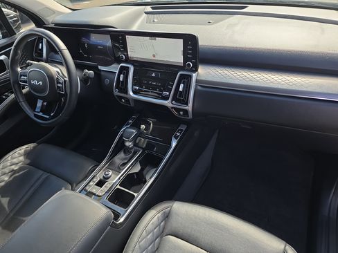 Certified 2022 Kia Sorento SX FWD image 12