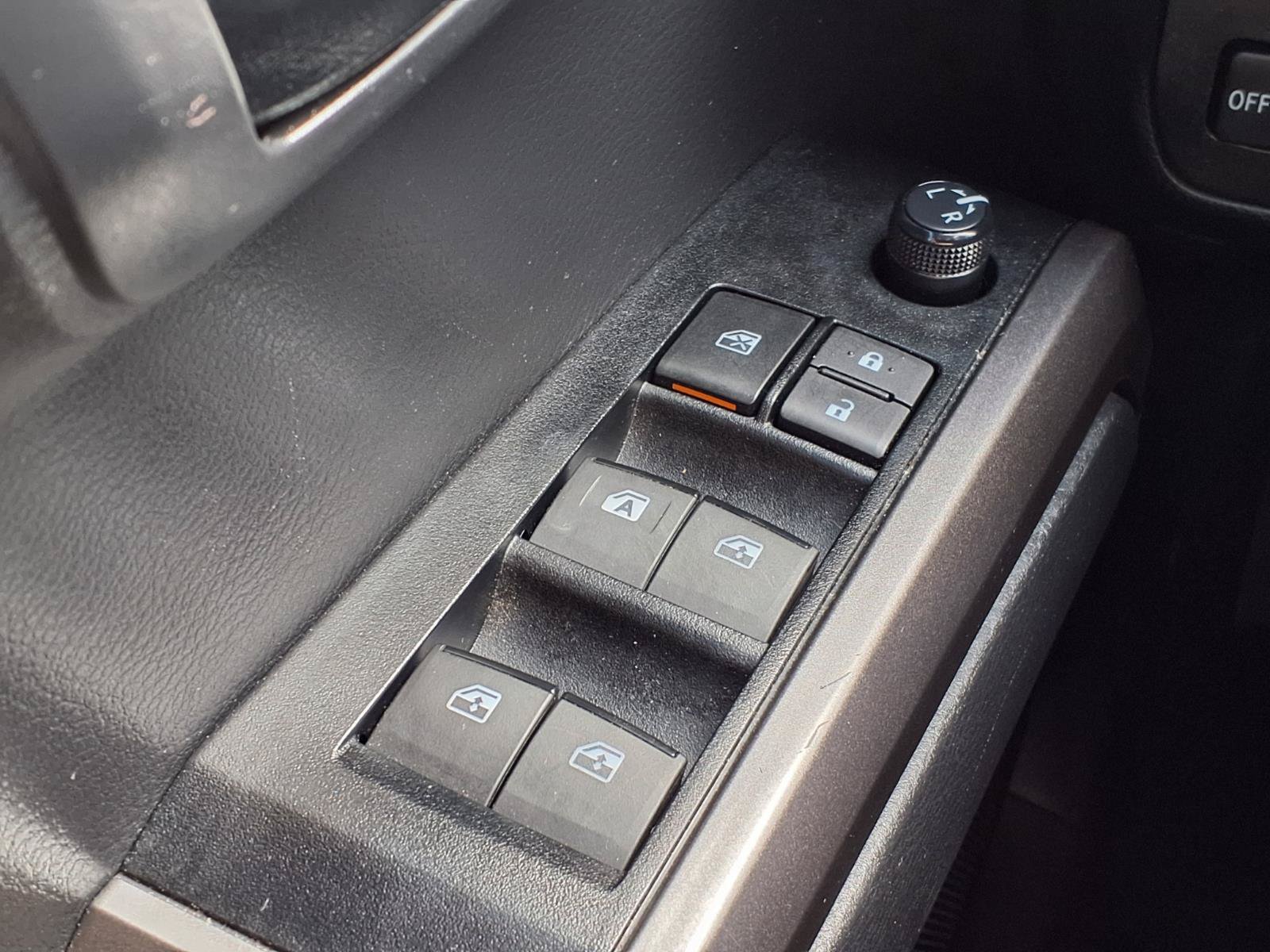 Used 2022 Toyota Tacoma SR5 w/ Technology Package RWD image 8