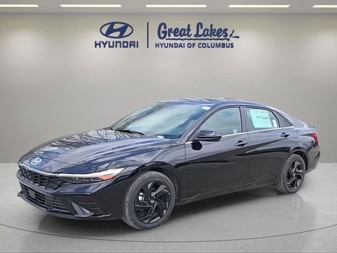 New 2026 Hyundai Elantra SEL Sport Premium FWD image 2