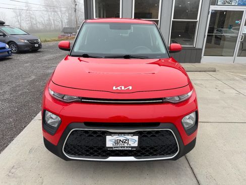 Used 2022 Kia Soul LX image 2