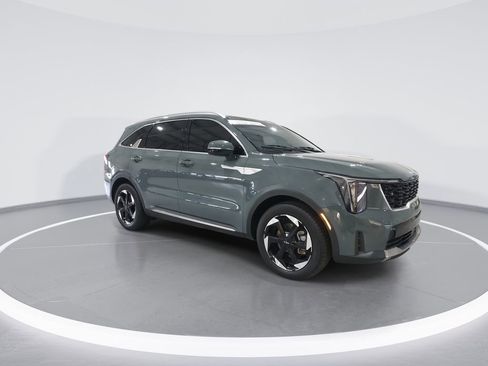 Used 2025 Kia Sorento EX w/ EX Panoramic Sunroof Package image 2