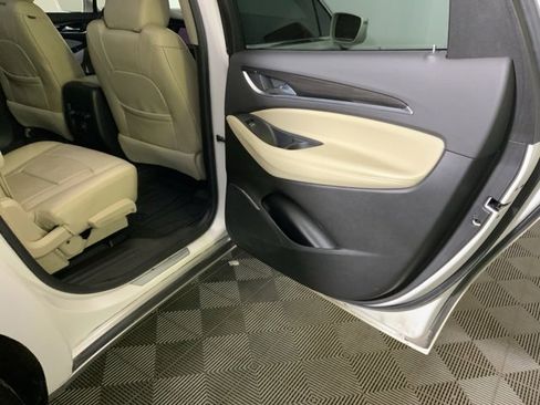 Used 2019 Buick Enclave Essence image 31