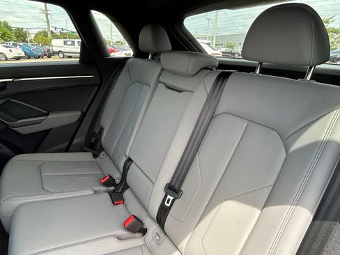 Used 2025 Audi Q3 2.0T Premium w/ Convenience Package AWD/4WD image 64