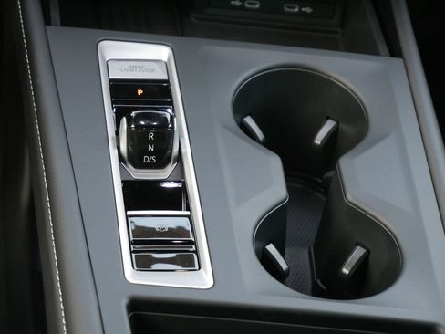 New 2026 Volkswagen Atlas Cross Sport SE image 9