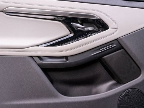 Used 2021 Land Rover Range Rover Evoque SE image 9