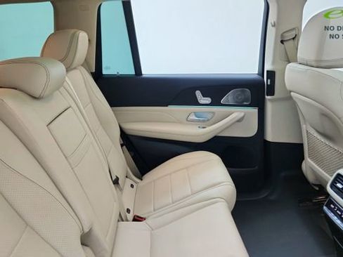 Used 2022 Mercedes-Benz GLS 450 4MATIC image 27