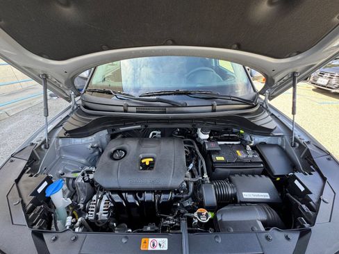 Used 2025 Kia Soul LX w/ LX Technology Package FWD image 29