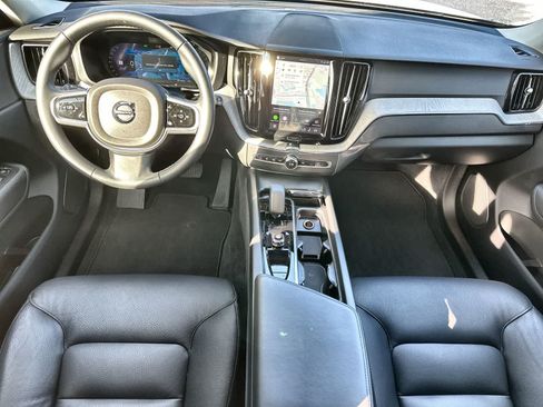 Used 2025 Volvo XC60 B5 Plus AWD/4WD image 20