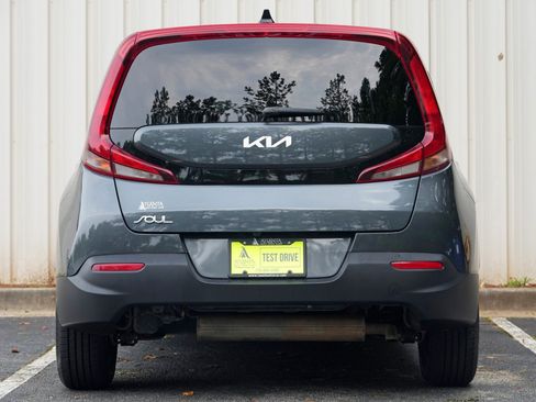 Used 2022 Kia Soul LX FWD image 10