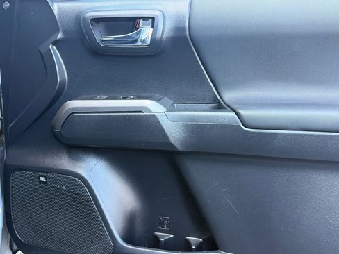 Used 2019 Toyota Tacoma TRD Sport image 35