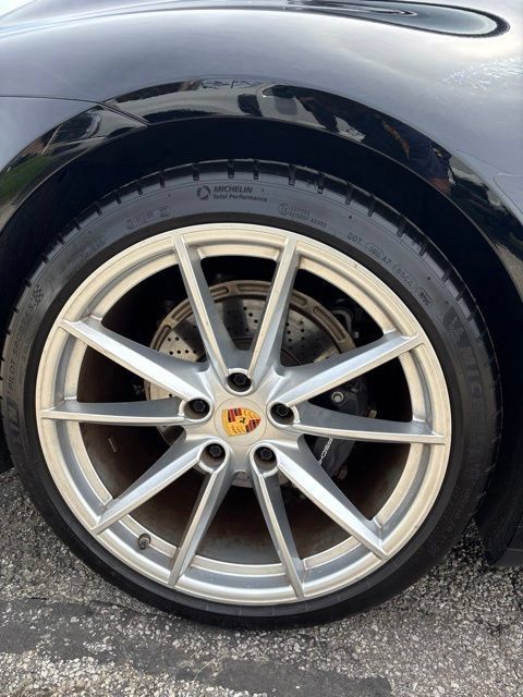 Used 2024 Porsche 911 Carrera 4 AWD/4WD image 27