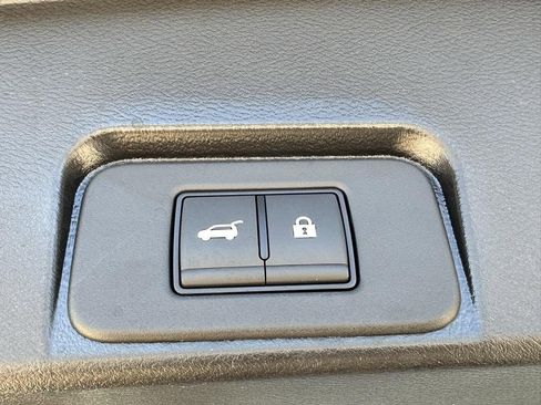 Used 2023 Nissan Rogue SL image 15