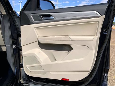 Used 2019 Volkswagen Atlas SE FWD image 23