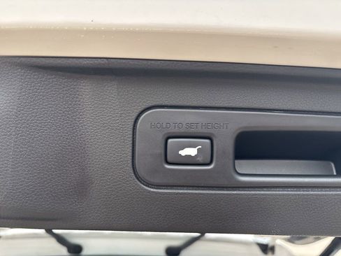 Used 2025 Honda Pilot Elite image 47