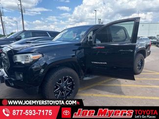 Used 2017 Toyota Tacoma TRD Sport w/ Tow Package RWD video 1
