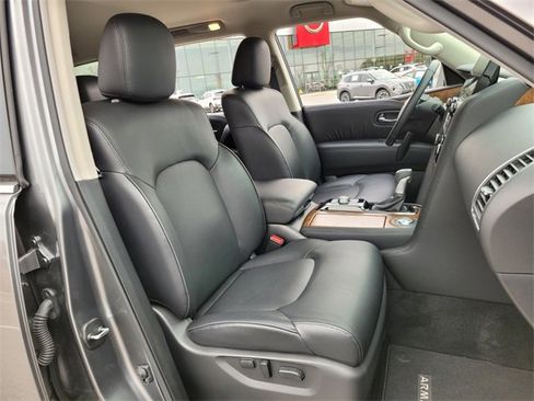 Used 2024 Nissan Armada SL w/ Captain's Chairs Package image 19