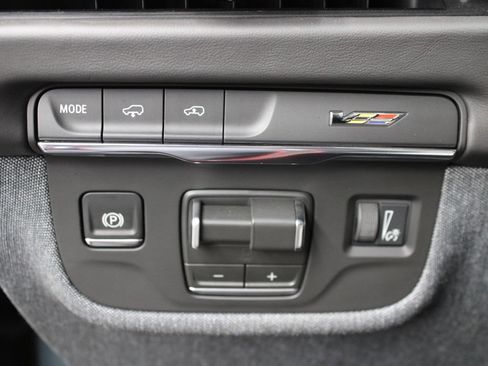 Used 2026 Cadillac Escalade V AWD/4WD image 71