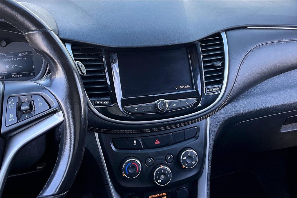 Used 2022 Chevrolet Trax LT w/ LT Convenience Package FWD image 13