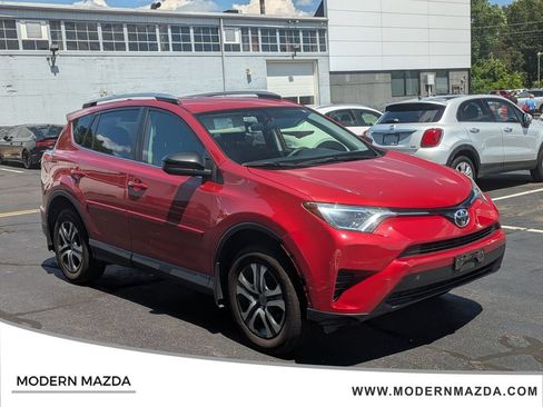 Used 2016 Toyota RAV4 LE AWD/4WD image 1