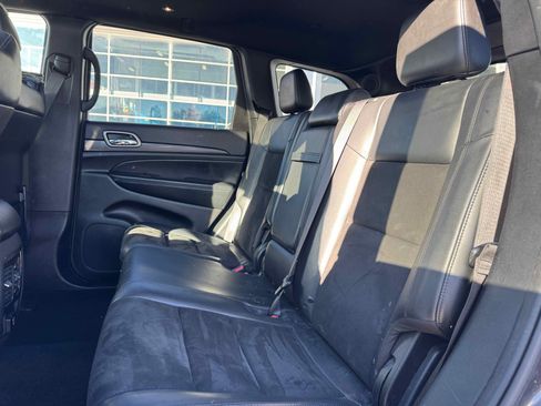 Used 2021 Jeep Grand Cherokee Laredo X image 30