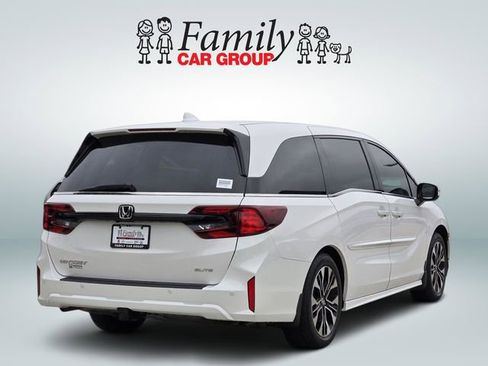 Used 2025 Honda Odyssey Elite image 4