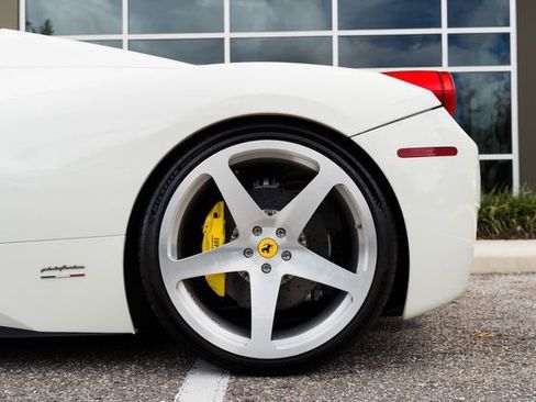 Used 2014 Ferrari 458 Spider image 13