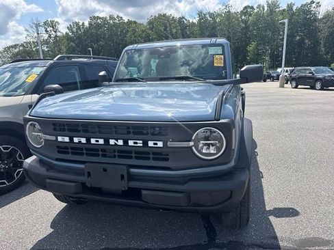 Certified 2025 Ford Bronco 4-Door AWD/4WD image 3