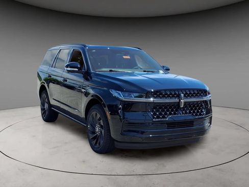 New 2026 Lincoln Navigator Reserve w/ Jet Appearance Package AWD/4WD image 14