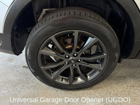 Used 2018 Ford Explorer XLT w/ XLT Appearance Package AWD/4WD image 24