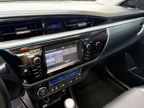 Used 2015 Toyota Corolla S image 26