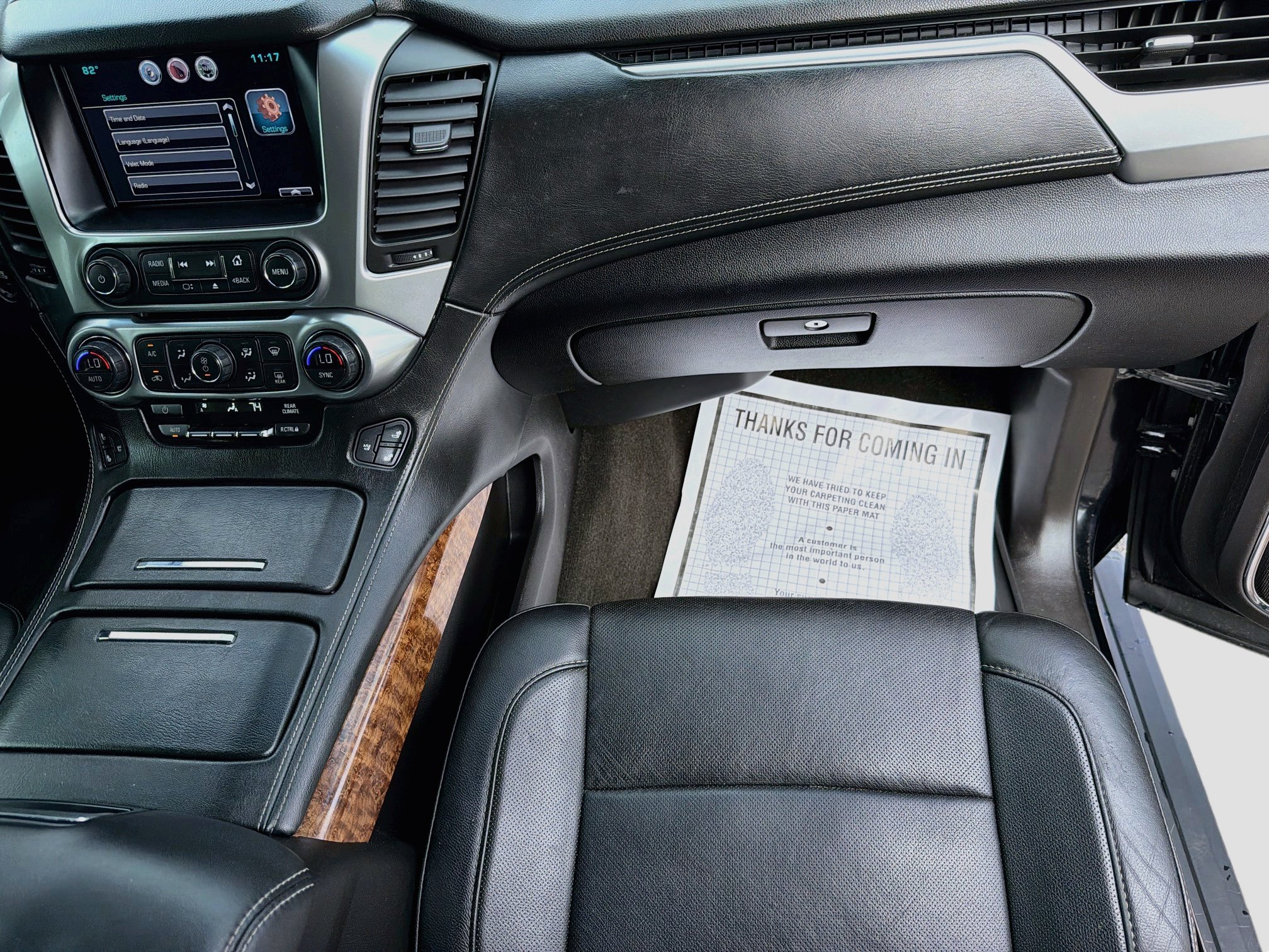 Used 2015 Chevrolet Suburban LTZ RWD image 19