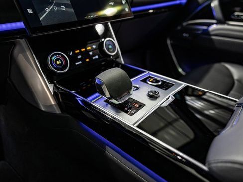 Used 2023 Land Rover Range Rover SE image 22