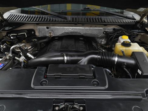 Used 2017 Ford Expedition XLT w/ Equipment Group 202A image 37